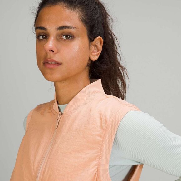 Lululemon Non-Stop Bomber Vest*Reversible in Bleached Apricot (Size 8) - Picture 6 of 12